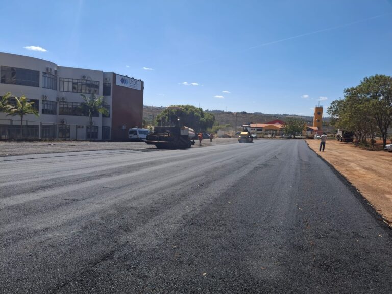Campus Norte da UnDF recebe pavimentação em estacionamento