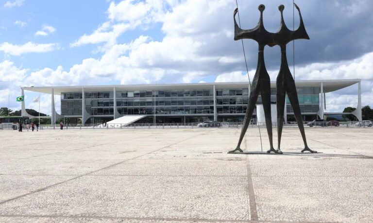 Praça dos Três Poderes terá reforço de segurança na próxima semana