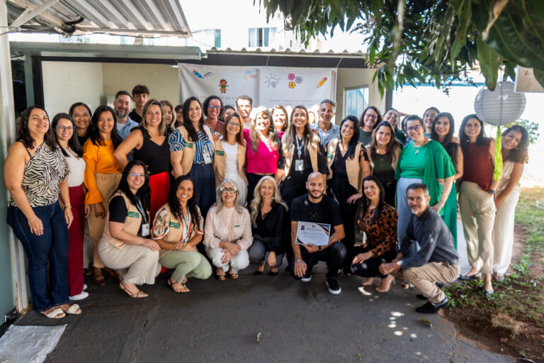 Projeto Alfaletrando lança livro escrito por servidoras da Educação no DF