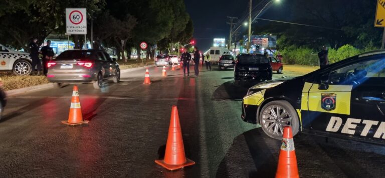 Fiscalização no DF autua 46 motoristas por embriaguez ao volante no fim de semana