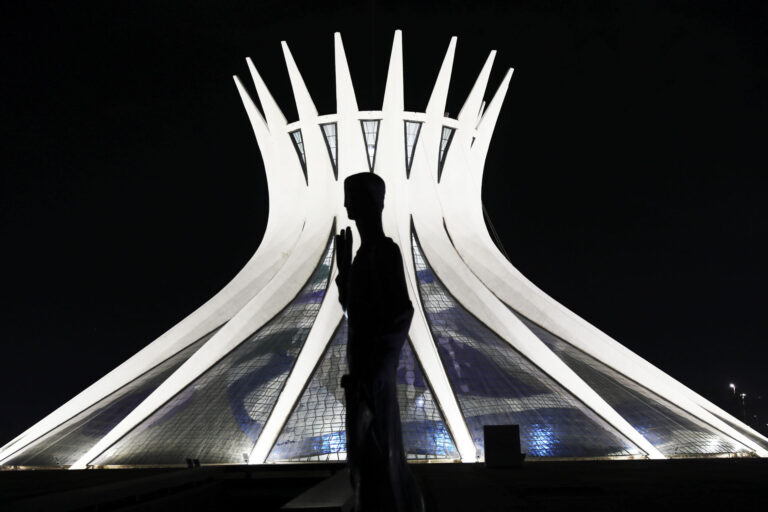 Catedral de Brasília ganha nova iluminação em LED que une beleza, economia e segurança