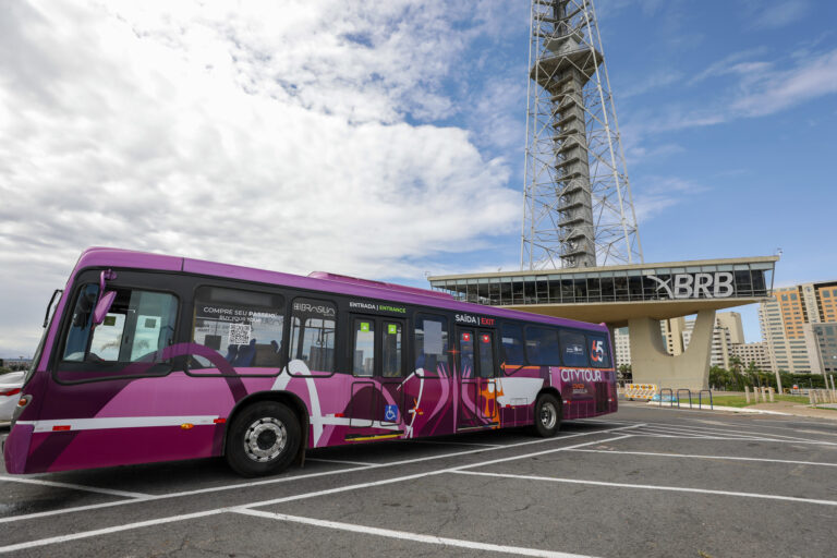 City Tour Cívico gratuito completa cinco meses e atrai milhares de passageiros em Brasília