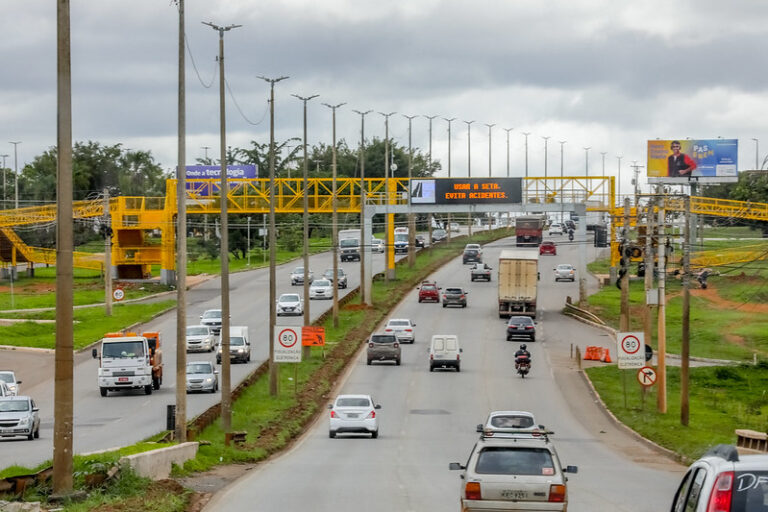 Estrutural recebe 15 novos radares para reforçar fiscalização e reduzir acidentes