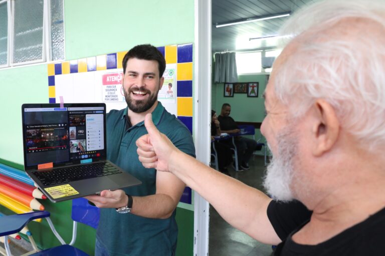 Estudantes estrangeiros aprendem português nos Centros Interescolares de Línguas do DF