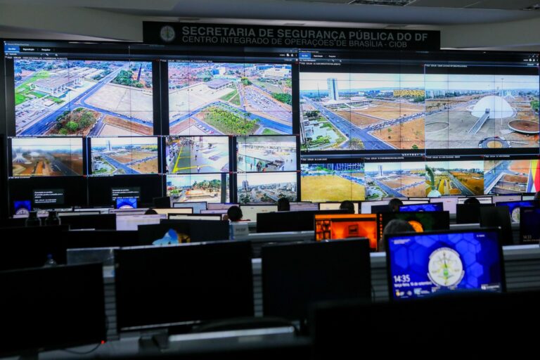 Sistemas inovadores modernizam atendimento pelos telefones 190 e 193 no Distrito Federal