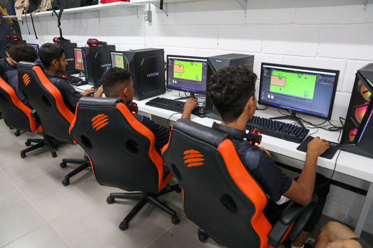 Projeto Gamifica leva cursos de criação de jogos digitais a escolas públicas do DF