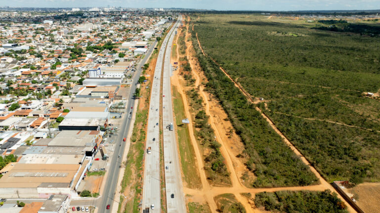 Via Estrutural passa por vistoria técnica do GDF e do consórcio responsável pela obra