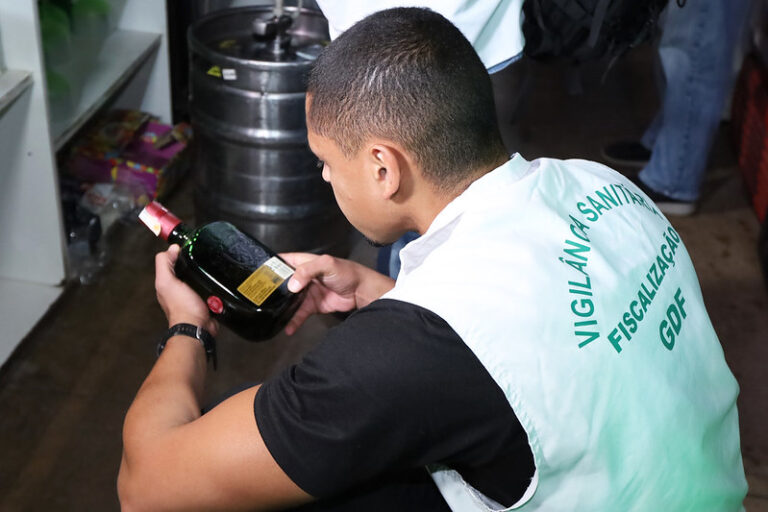 Vigilância Sanitária desmonta laboratório clandestino de bebidas em Sobradinho dos Melos