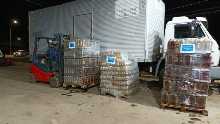 Operação apreende 8 mil litros de bebidas irregulares em Planaltina