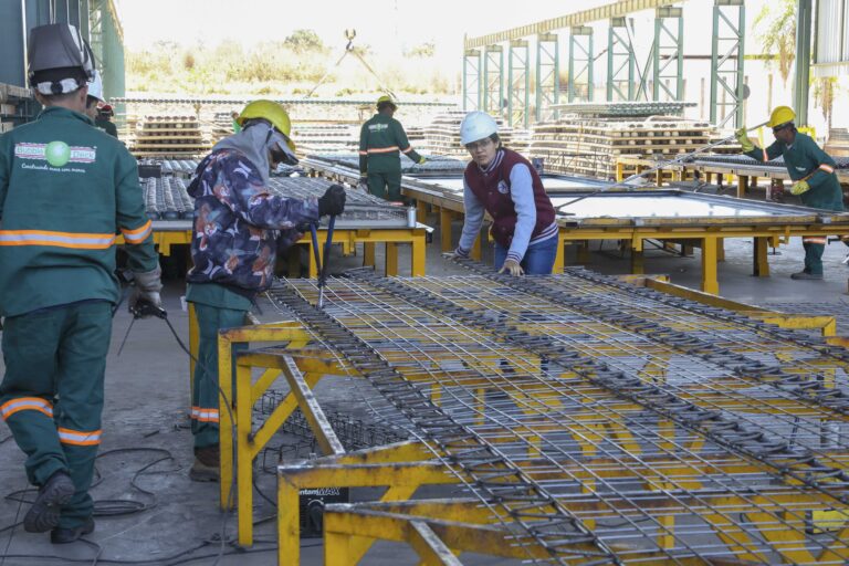 Indústria do DF registra crescimento recorde e impulsiona empregos, renda e investimentos