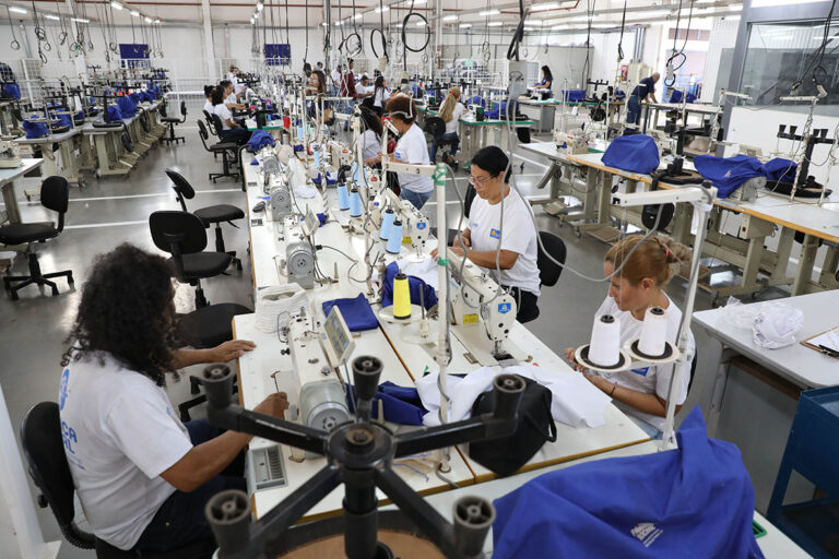 Fábrica Social transforma vidas e já capacitou mais de 3,1 mil pessoas no DF desde 2019