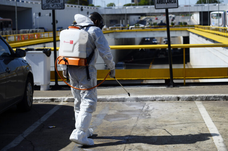 DF intensifica combate à dengue com aplicação de inseticidas na Rodoviária e em estações do metrô
