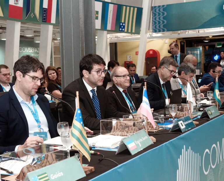 Estados e municípios firmam acordo para unificar implantação da Reforma Tributária