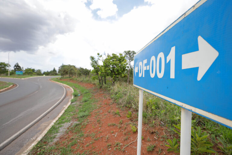 Pavimentação da DF-001 melhora mobilidade e fortalece produção rural em Brazlândia