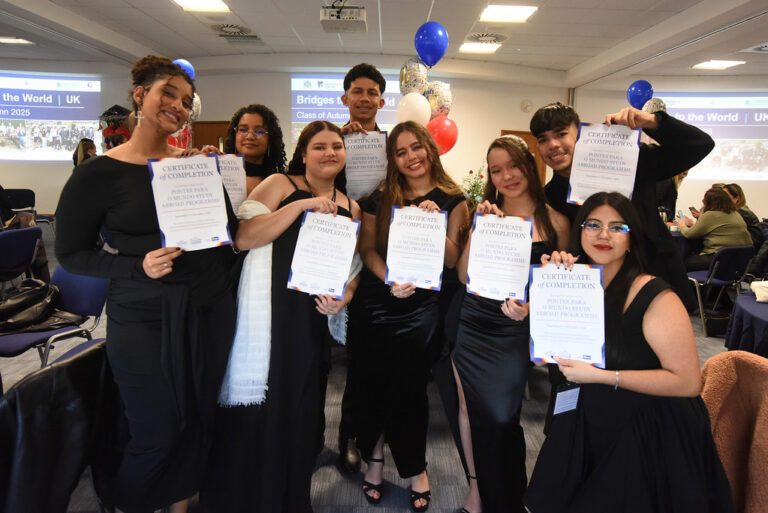 Alunos do DF celebram autonomia e amadurecimento após intercâmbio na Inglaterra