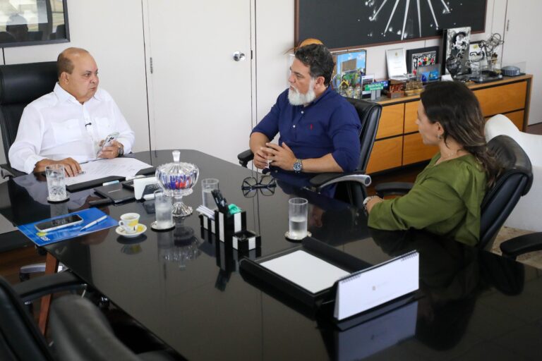 Ibaneis envia à CLDF projeto que assegura jornada especial para servidoras lactantes