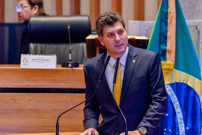 Eduardo Pedrosa se destaca pela atuação intensa e por avanços legislativos no DF