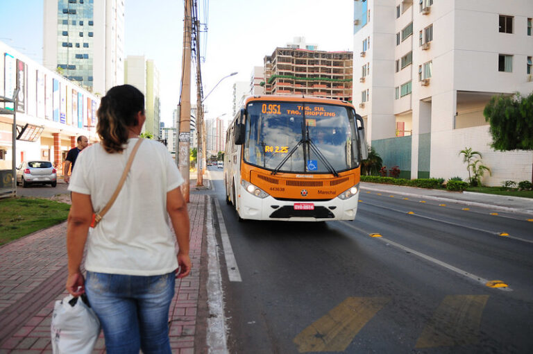 Roubos em ônibus caem 55% em 2025 e DF pode atingir redução de 96% em dez anos