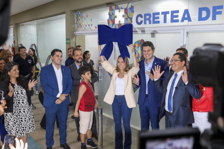 DF inaugura primeiro centro especializado em TEA e lança plataforma com IA para saúde mental