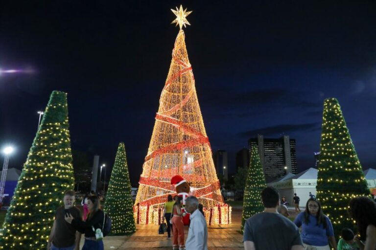 Nosso Natal 2025 ilumina Esplanada dos Ministérios e atrai famílias com atrações gratuitas