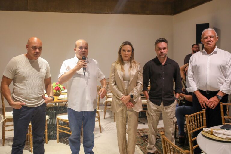 Ibaneis Rocha promove jantar com deputados e reforça união da base aliada