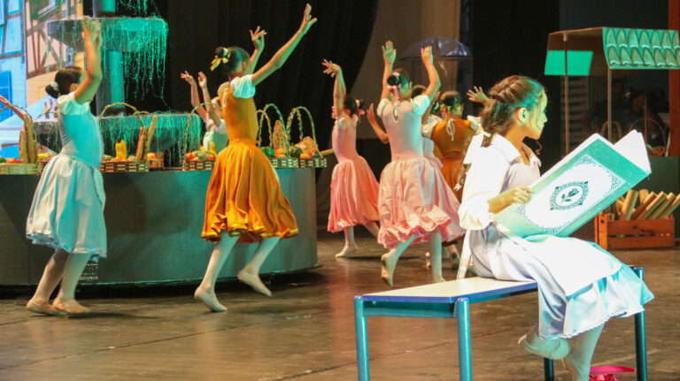 Alunos da Escola Parque 313/314 Sul encantam público no Teatro Nacional com espetáculo A Bela e a Fera
