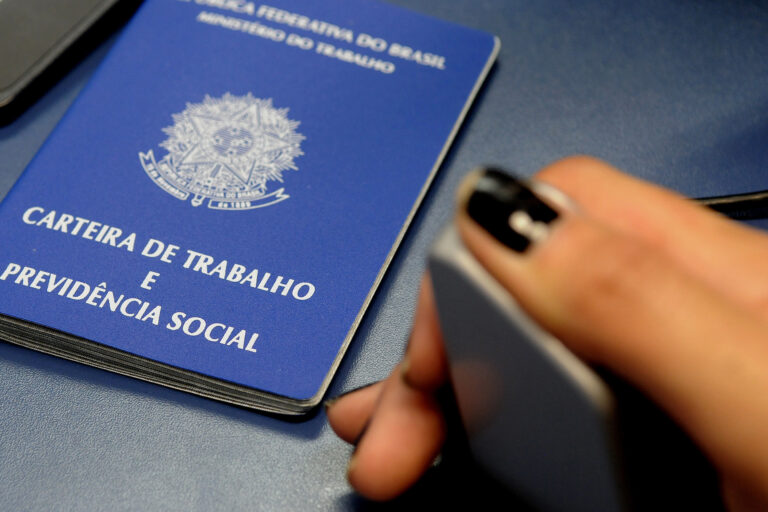 Agências do trabalhador oferecem 527 vagas nesta terça (2), com salários de até R$ 2.608,20 no DF
