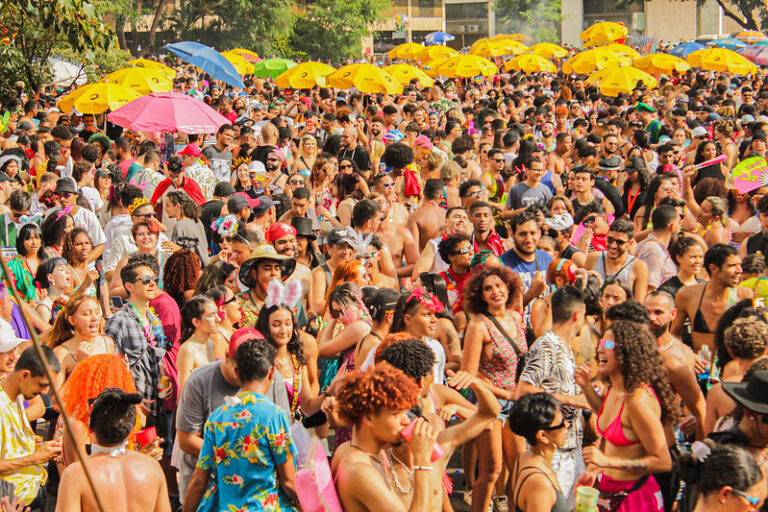 Pré-carnaval, cinema e lançamentos literários movimentam o fim de semana em Brasília