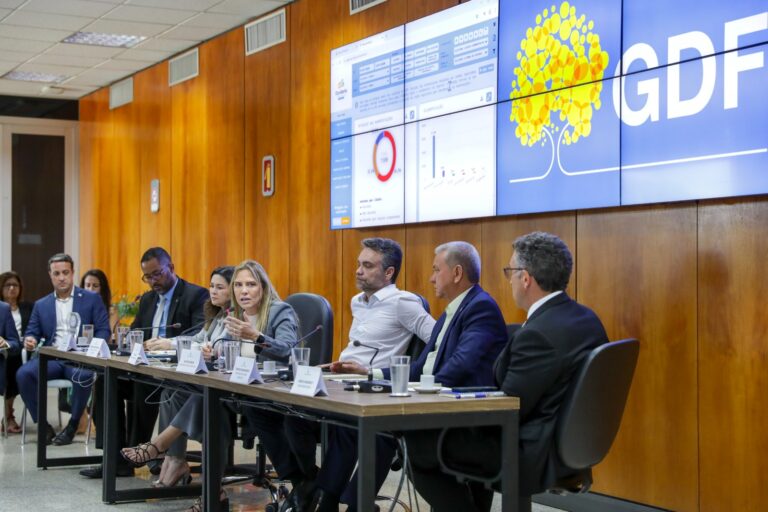 Celina Leão reúne secretariado e apresenta prioridades de gestão do GDF para 2026