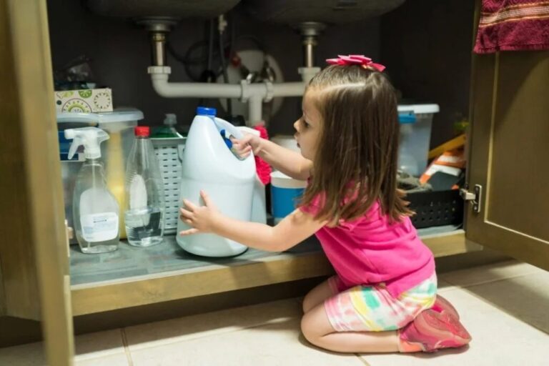 Férias escolares acendem alerta para riscos de acidentes infantis dentro e fora de casa