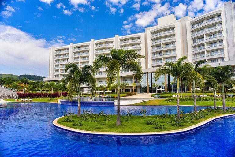 Caso Vorcaro envolve cunhado de banqueiro e irmãos de ministro do STF em resort no Paraná