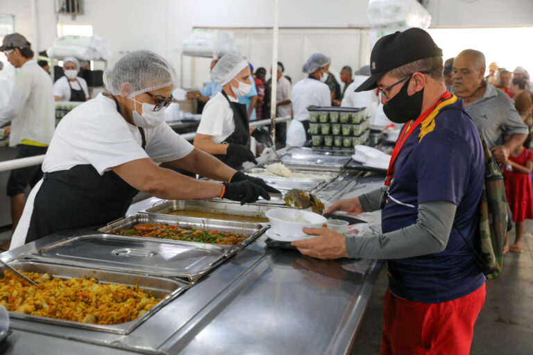 Pesquisa aponta aprovação de usuários aos restaurantes comunitários do DF