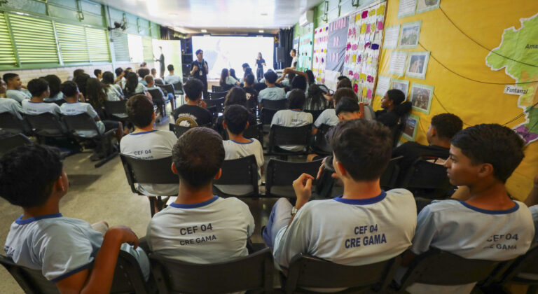 Projeto leva turismo pedagógico a escolas do DF e desperta interesse de alunos pela história de Brasília
