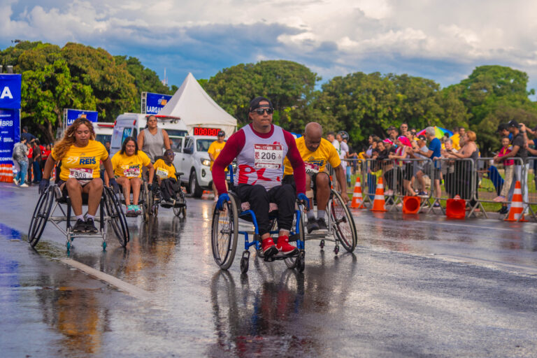 Corrida de Reis reúne 30 mil pessoas e transforma Brasília em palco de celebração do esporte