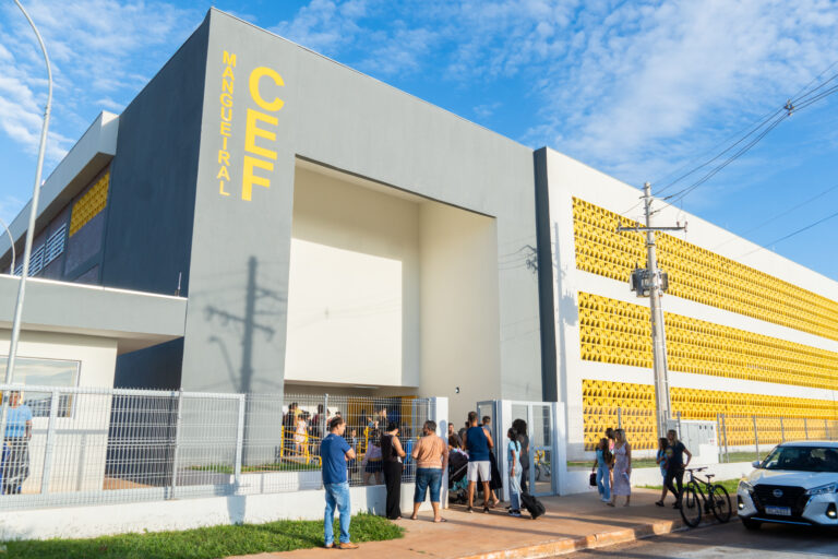 Ano letivo de 2026 começa na rede pública do DF com 988 unidades ativas e reforço de 3 mil professores