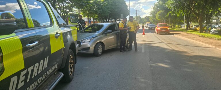 Detran-DF autua cinco motoristas por alcoolemia durante Operação Carnaval Seguro em Taguatinga