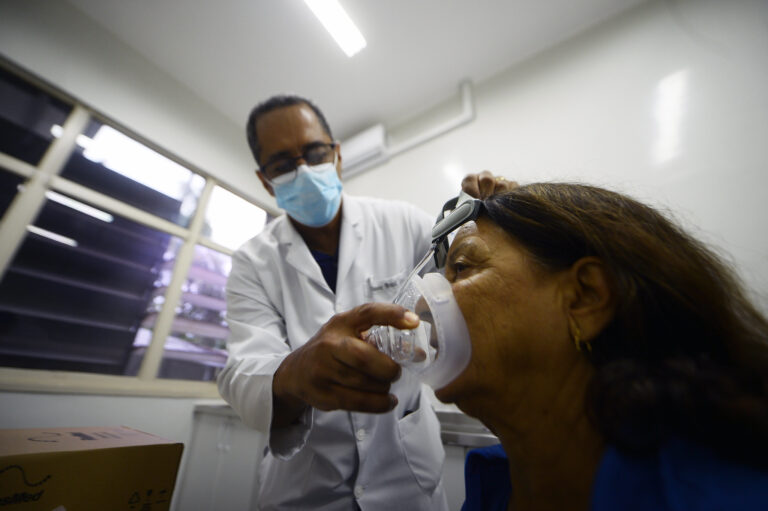 SES-DF inicia entrega de aparelhos respiratórios domiciliares para pacientes com distúrbios do sono e insuficiência crônica