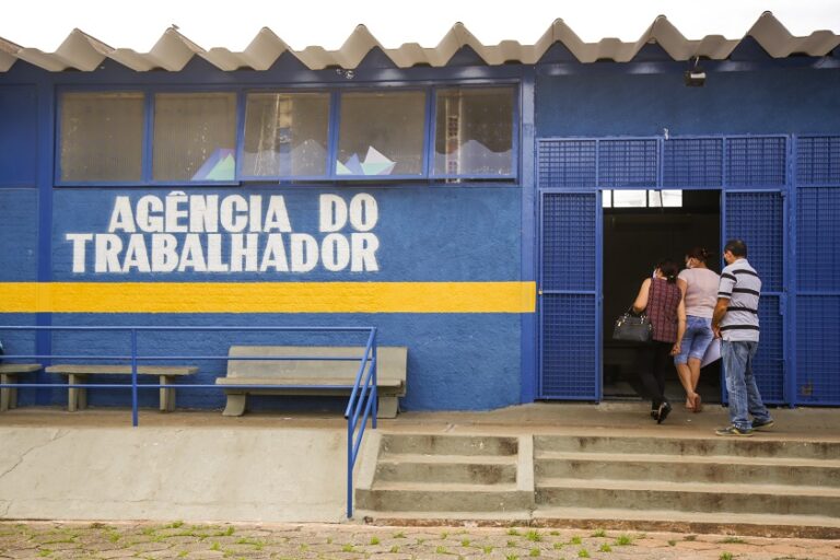 Agências do Trabalhador oferecem 831 vagas de emprego no DF nesta segunda-feira