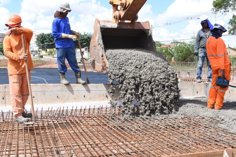 Duplicação da via entre Guará e Núcleo Bandeirante avança com nova etapa na construção da ponte