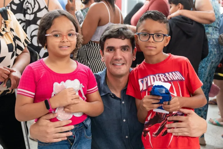 Mais de 1.300 alunos da rede pública recebem óculos gratuitos em Ceilândia