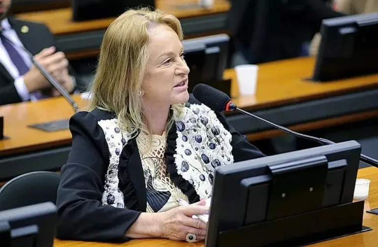 Magda Mofatto retorna ao PL e articula apoio ao projeto eleitoral de Daniel Vilela em Goiás