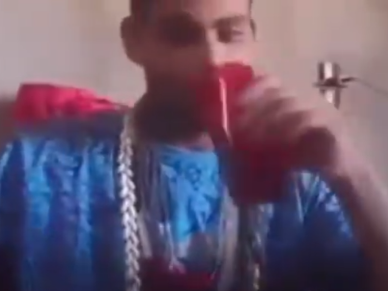 Homem é executado enquanto participava de live no Facebook