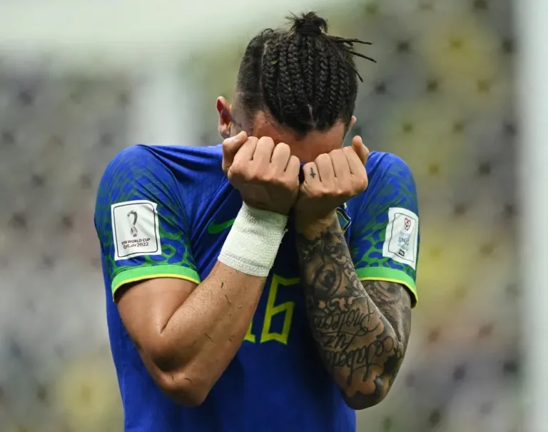 Gabriel Jesus e Alex Telles estão fora da Copa do Mundo após lesões sofridas