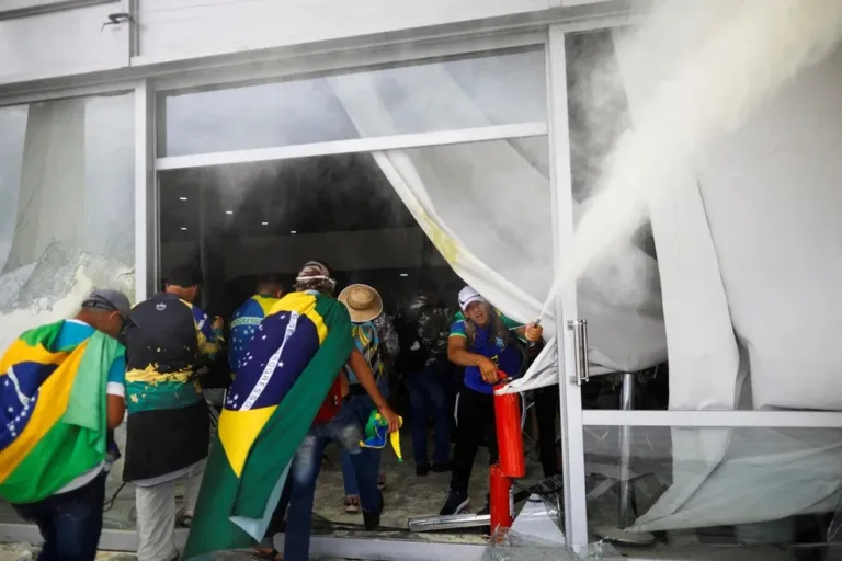 Lista de presos após terrorismo em Brasília chega a 736 nomes; veja