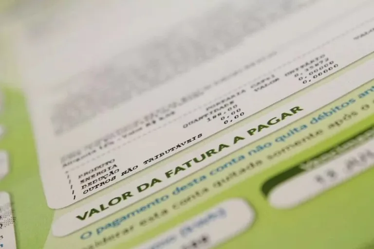 Fique atento: 10 mil famílias do DF podem perder desconto de até 65% na conta de luz