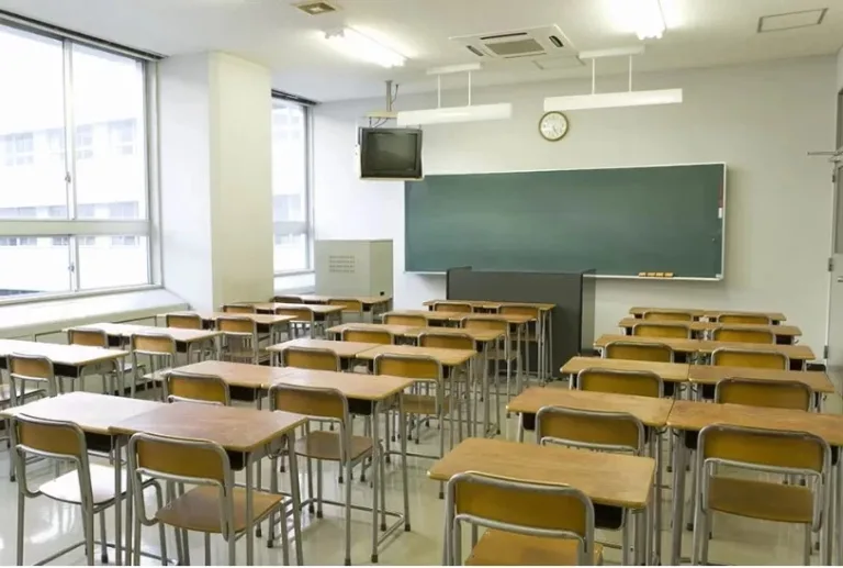 Governo cria poupança estudantil para combater evasão no ensino médio