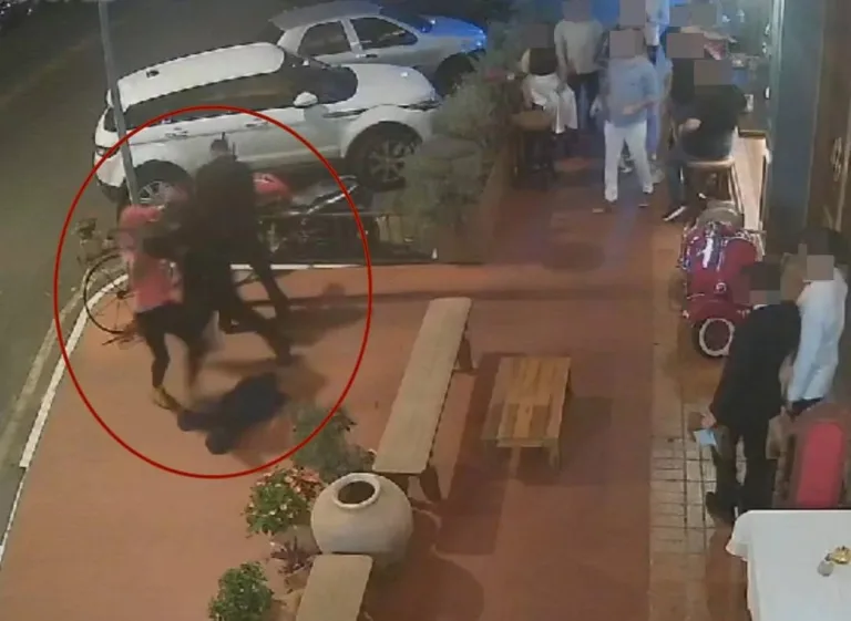 Vídeo: homem é preso após quebrar copo e golpear pescoço de segurança