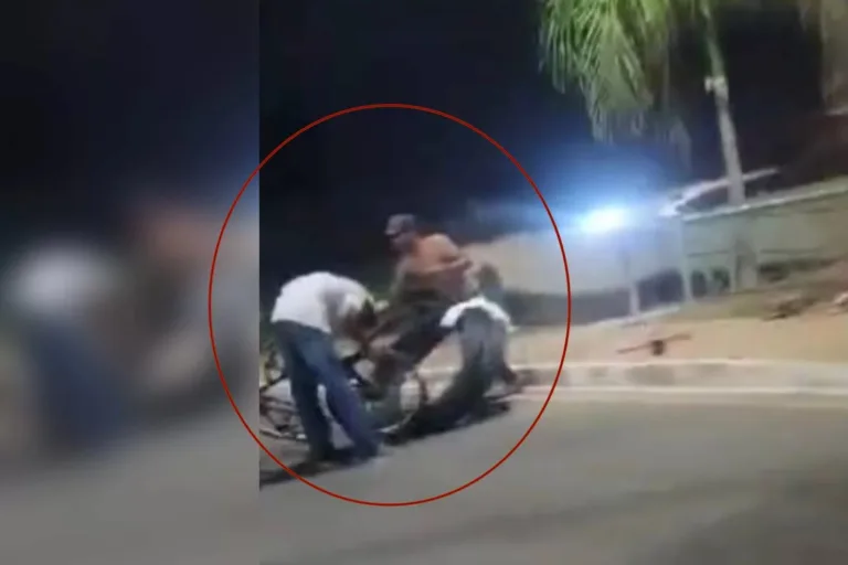 Vídeo: Sem medo de ser pega, dupla furta cabo de telefone em rua no DF