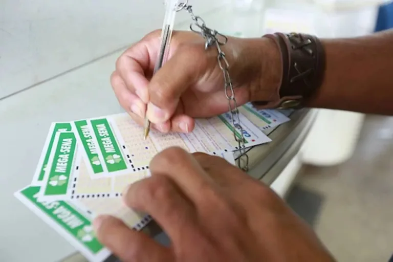 Mega-Sena: ninguém acerta as seis dezenas e prêmio vai a R$ 51 milhões