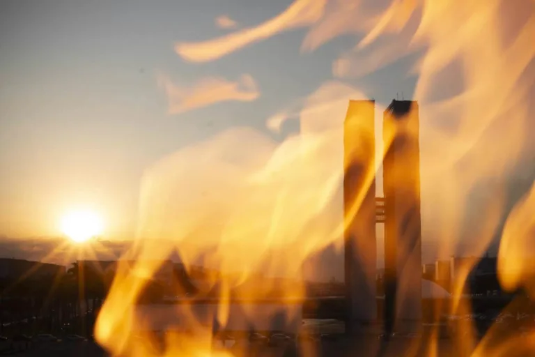 Pegando fogo! Nova onda de calor deve atingir o Brasil em outubro